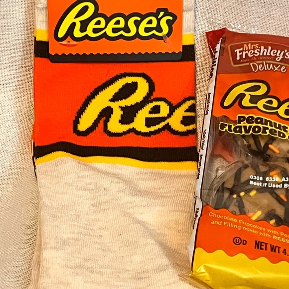 Nostalgic Reese’s Socks Bundle. - Picture 3 of 6